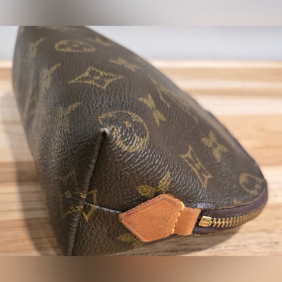 Louis Vuitton Monogram Canvas Cosmetic Pouch - Picture 10 of 16